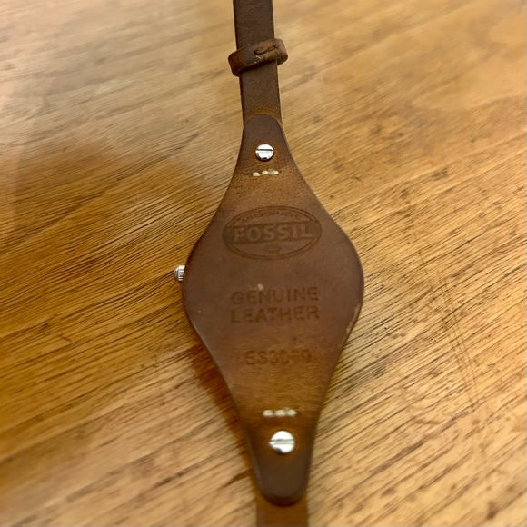 Fossil Leather and Silver Watch - Picture 7 of 9